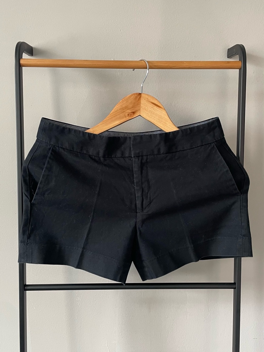 Banana Republic Hampton Fit Black Shorts